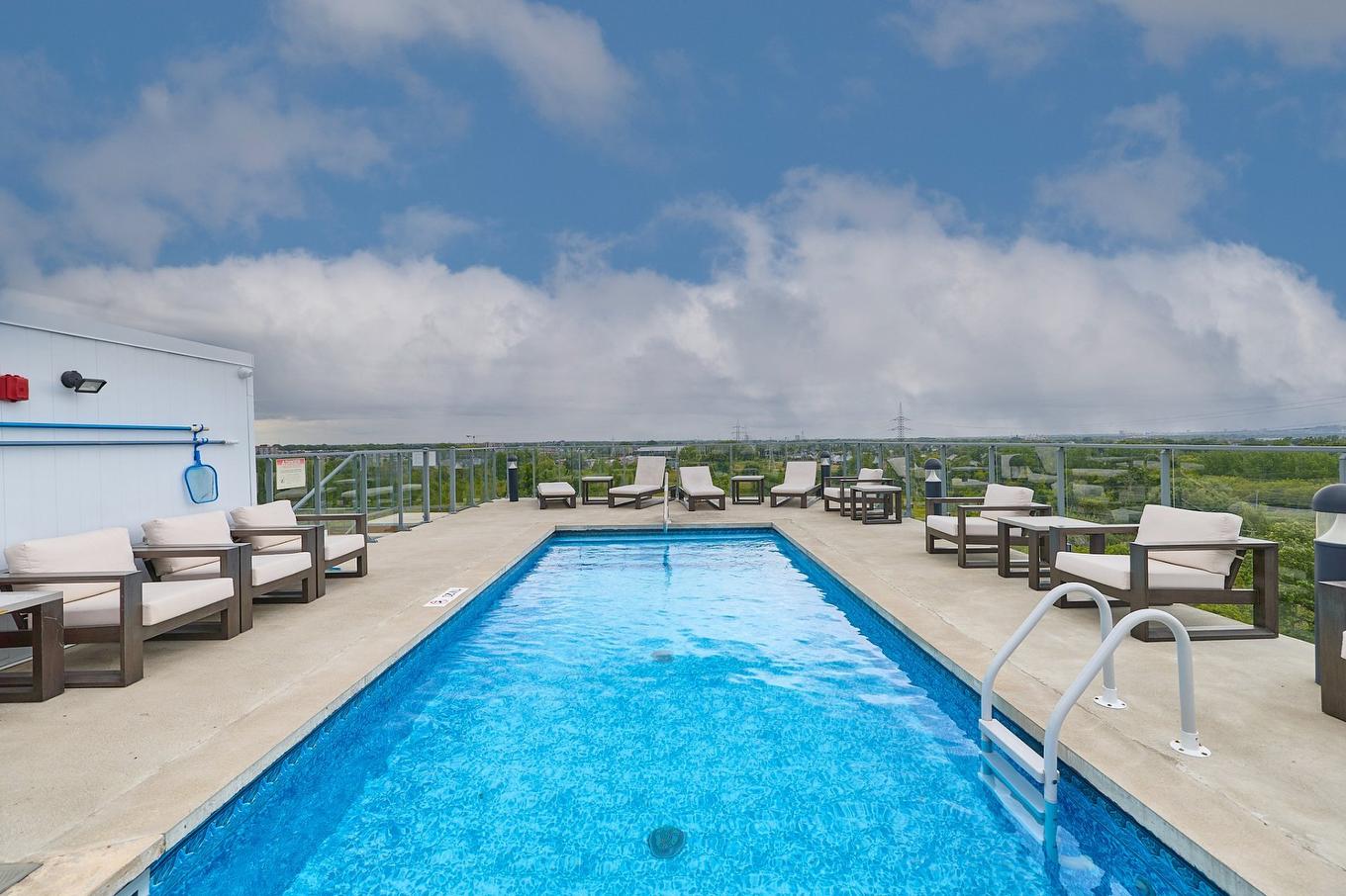 Piscine - 712-64 Ch. St-François-Xavier, Candiac, QC - Outdoor With In Ground Pool