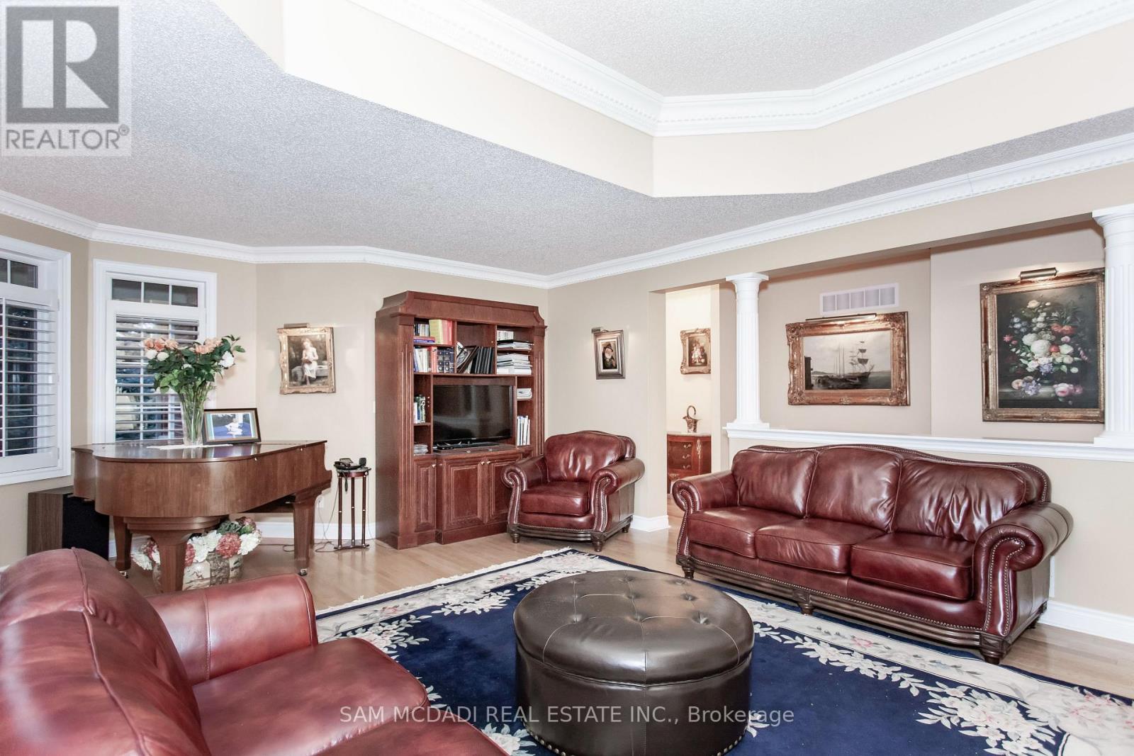 Upper - 50 Links Lane, Brampton, ON - Indoor Photo Showing Living Room