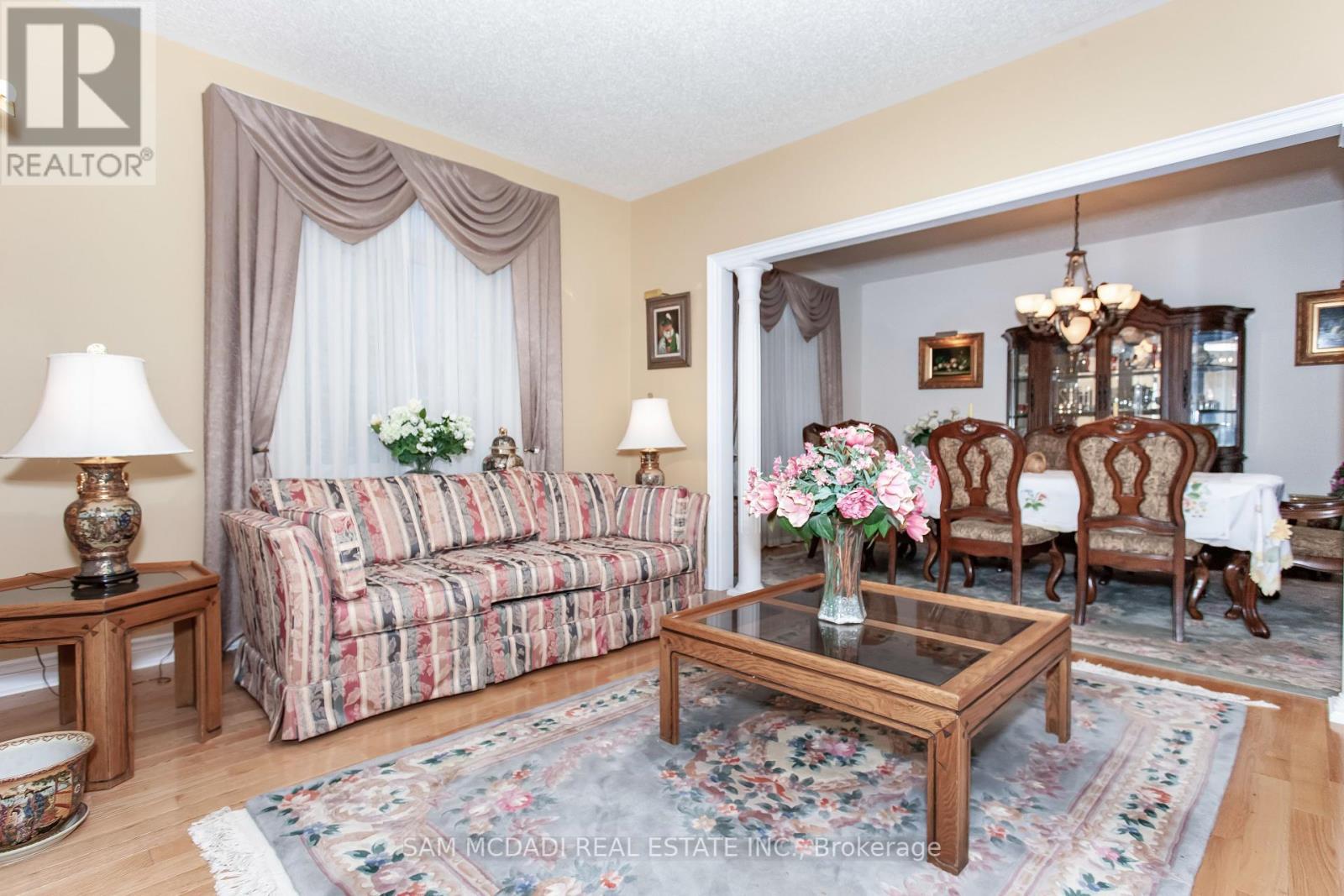 Upper - 50 Links Lane, Brampton, ON - Indoor Photo Showing Living Room