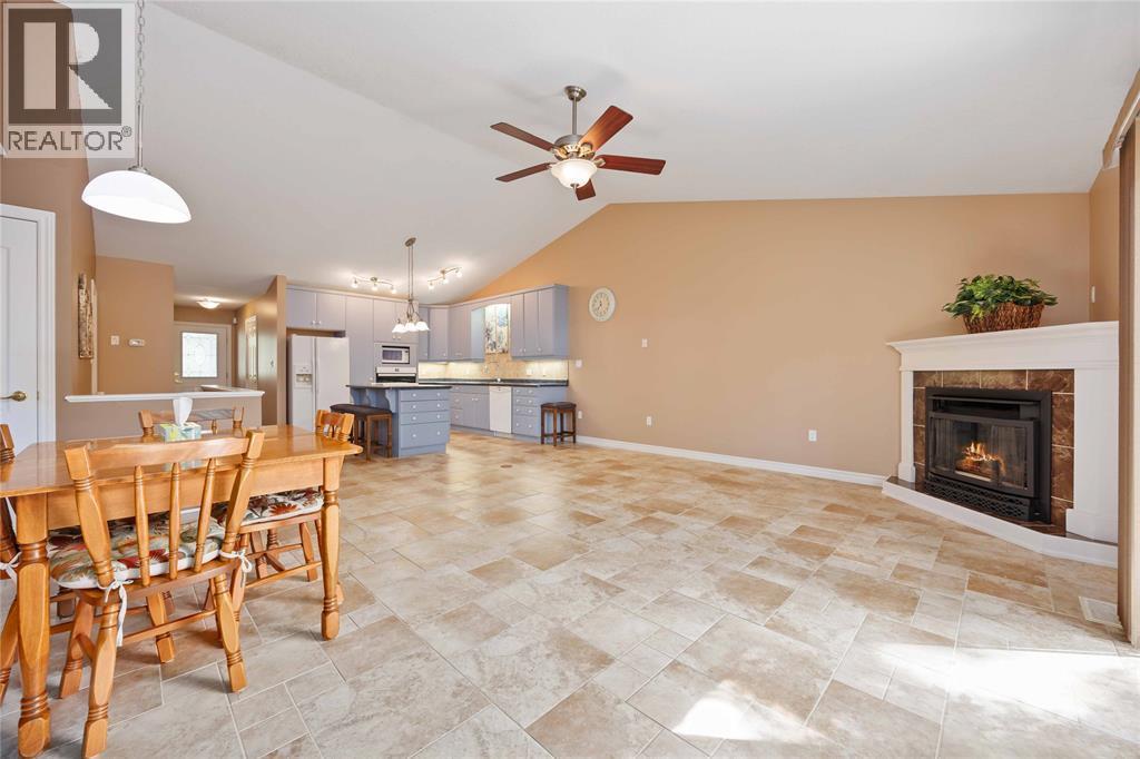 207 Cassandra Boulevard, Sarnia, ON - Indoor With Fireplace