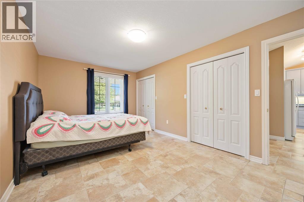 207 Cassandra Boulevard, Sarnia, ON - Indoor Photo Showing Bedroom