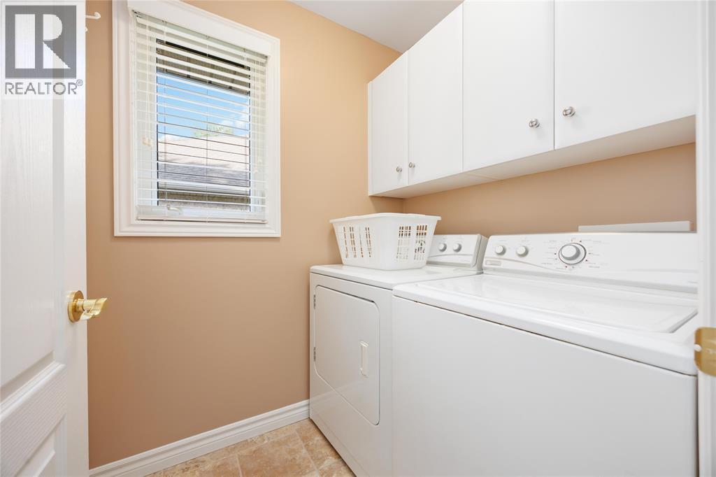 207 Cassandra Boulevard, Sarnia, ON - Indoor Photo Showing Laundry Room