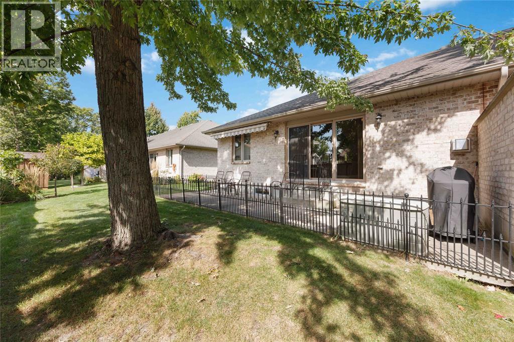 207 Cassandra Boulevard, Sarnia, ON - Outdoor