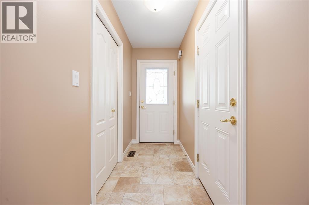 207 Cassandra Boulevard, Sarnia, ON - Indoor Photo Showing Other Room