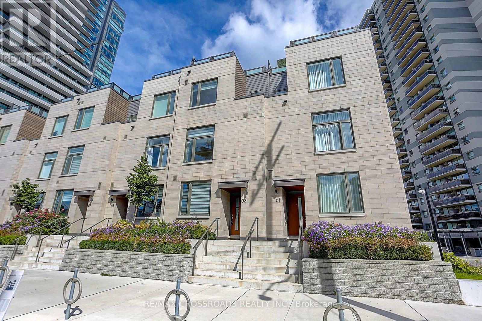 Th3 - 270 Davenport Road, Toronto, ON - Outdoor With Facade