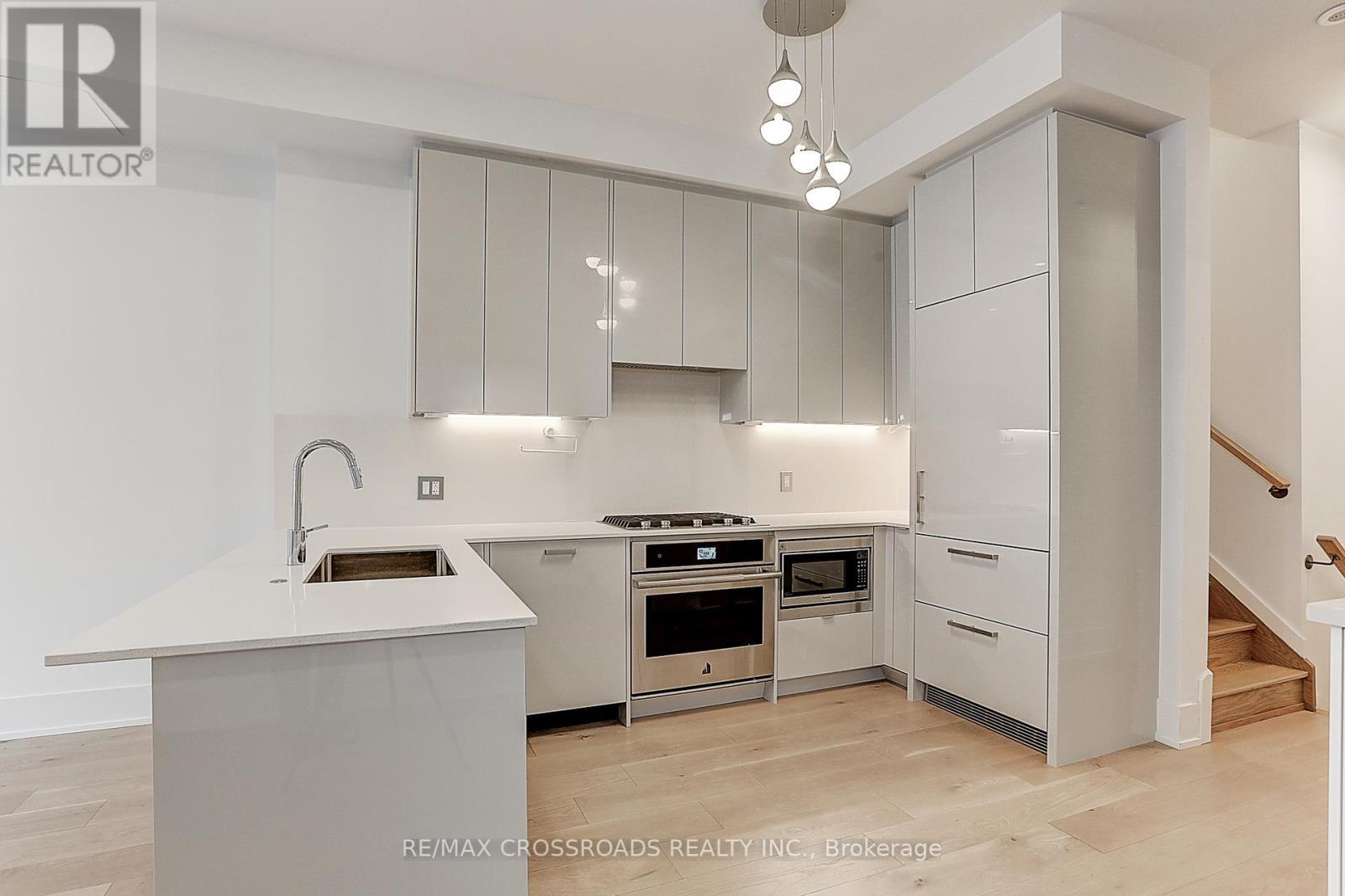 Th3 - 270 Davenport Road, Toronto, ON - Indoor Photo Showing Kitchen With Upgraded Kitchen