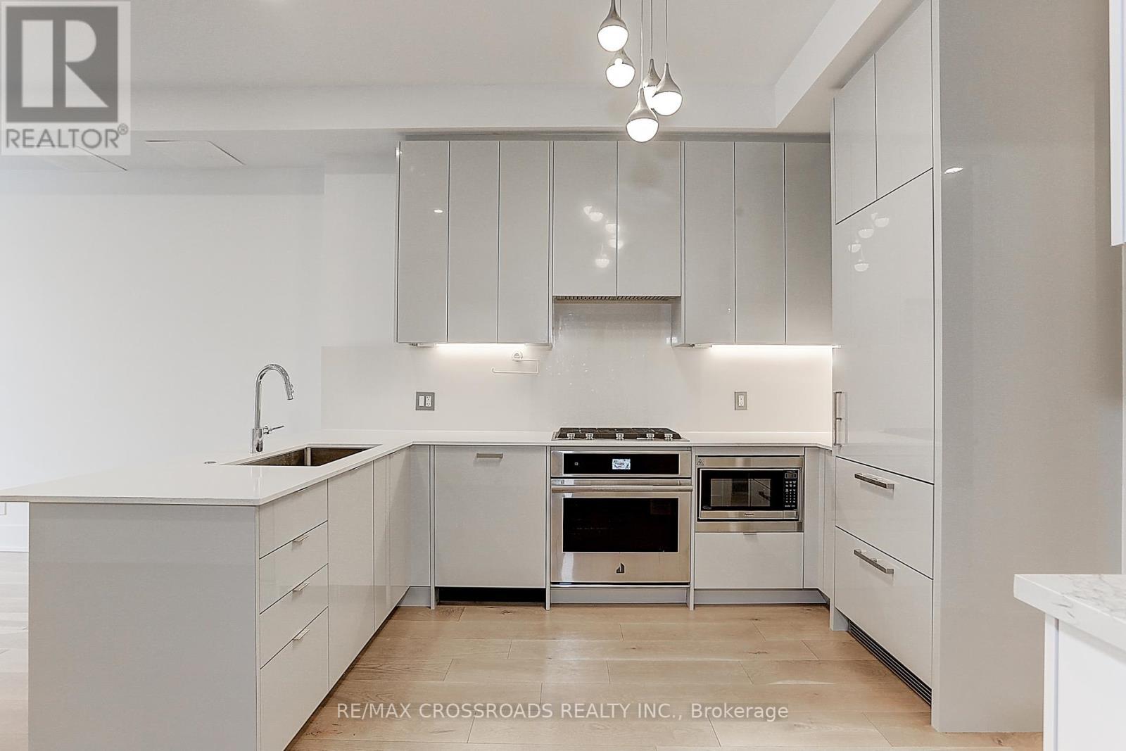 Th3 - 270 Davenport Road, Toronto, ON - Indoor Photo Showing Kitchen With Upgraded Kitchen
