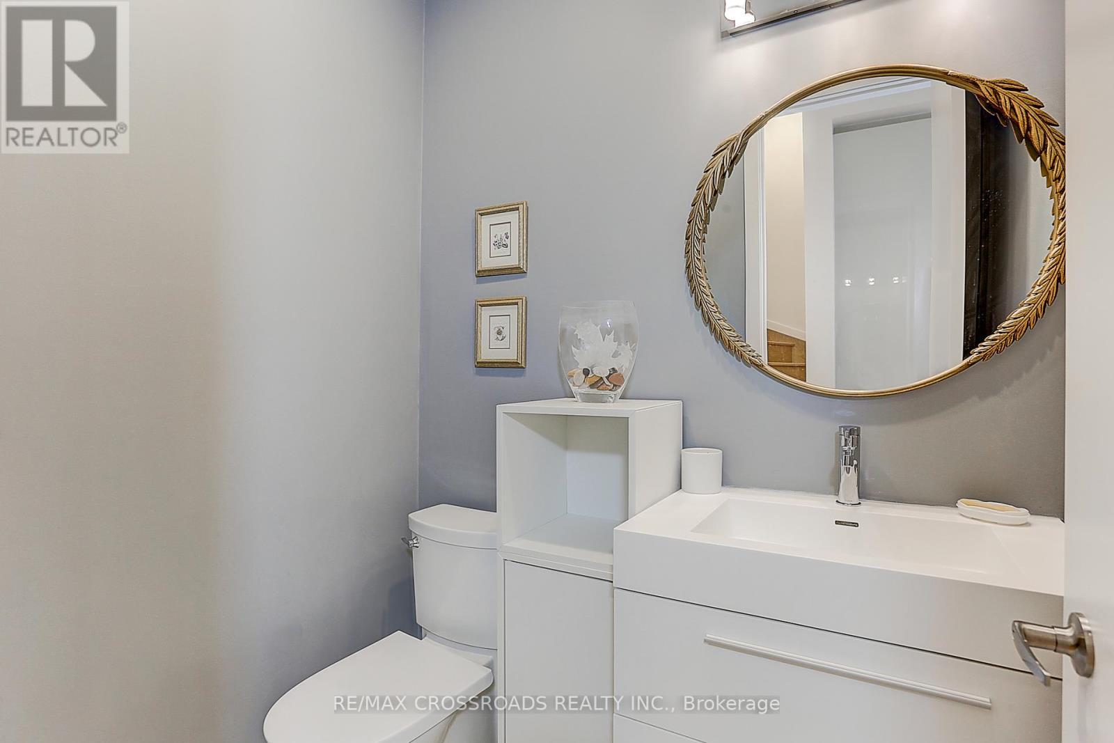 Th3 - 270 Davenport Road, Toronto, ON - Indoor Photo Showing Bathroom