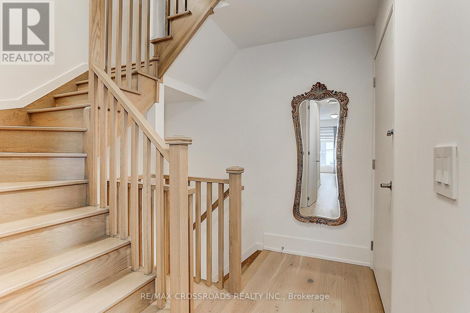 Th3 - 270 Davenport Road, Toronto, ON - Indoor Photo Showing Other Room