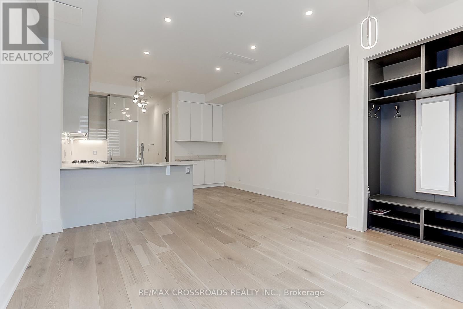 Th3 - 270 Davenport Road, Toronto, ON - Indoor Photo Showing Kitchen