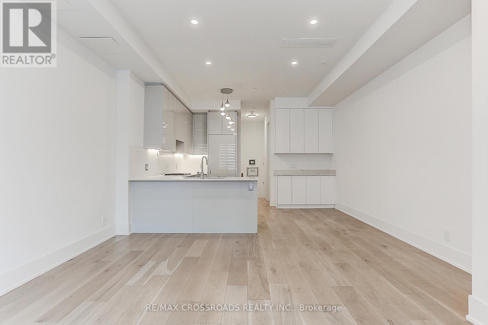 Th3 - 270 Davenport Road, Toronto, ON - Indoor