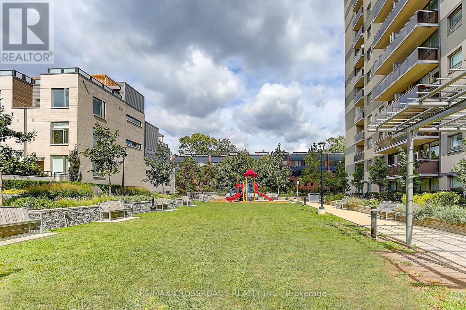 Th3 - 270 Davenport Road, Toronto, ON - Outdoor