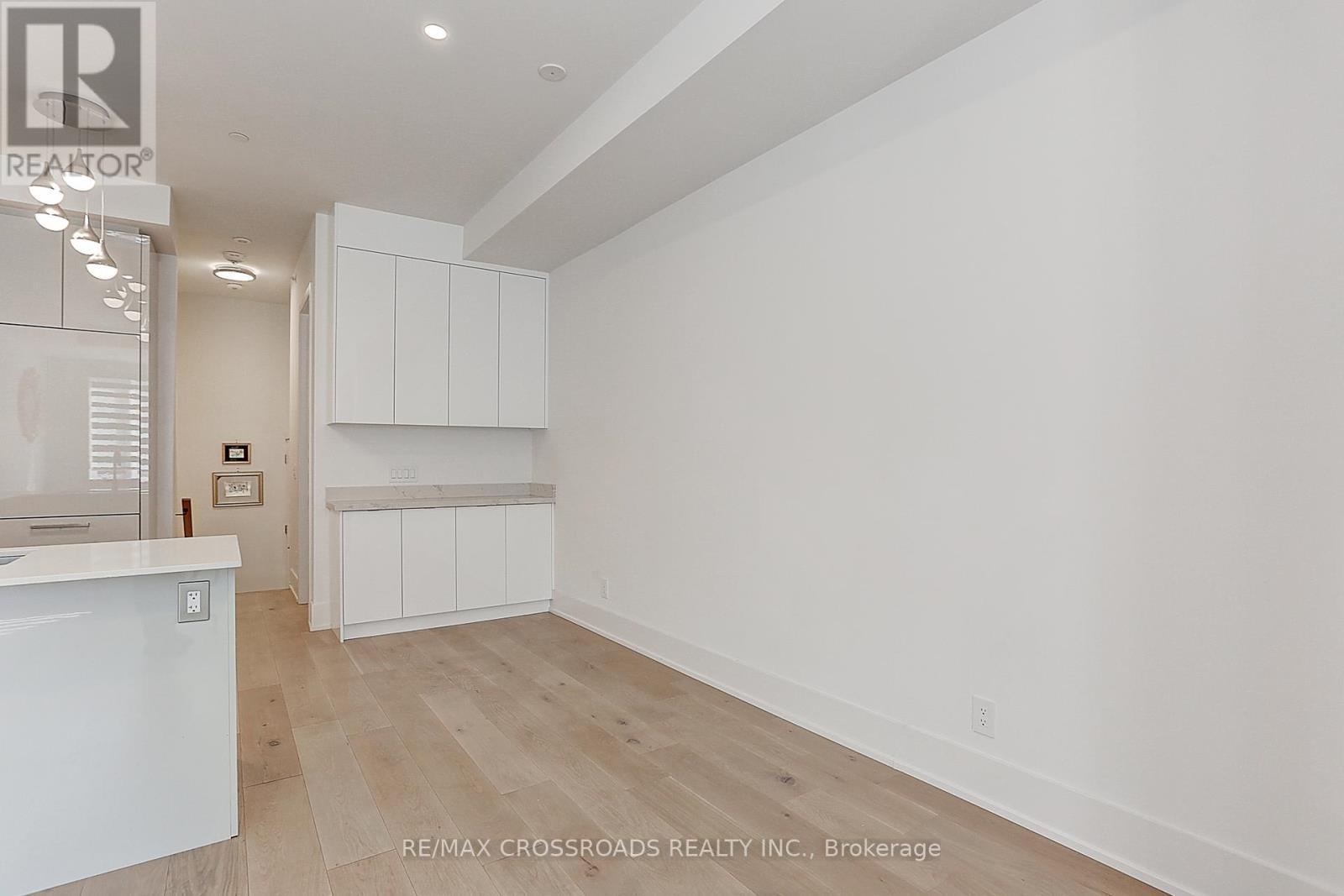 Th3 - 270 Davenport Road, Toronto, ON - Indoor Photo Showing Other Room