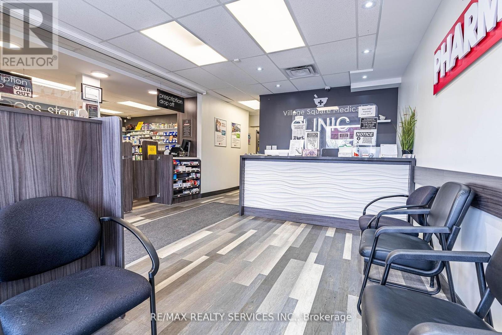 10 Main Street, Mississauga, ON