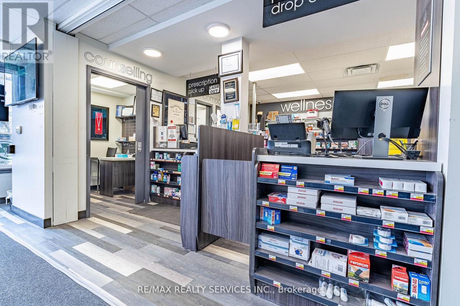 10 Main Street, Mississauga, ON