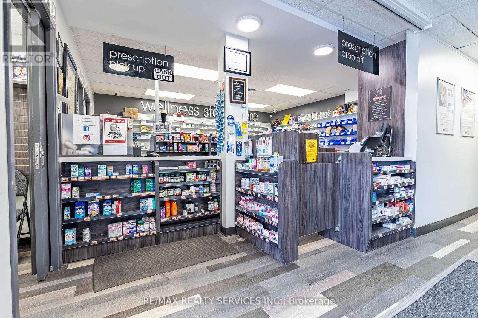 10 Main Street, Mississauga, ON