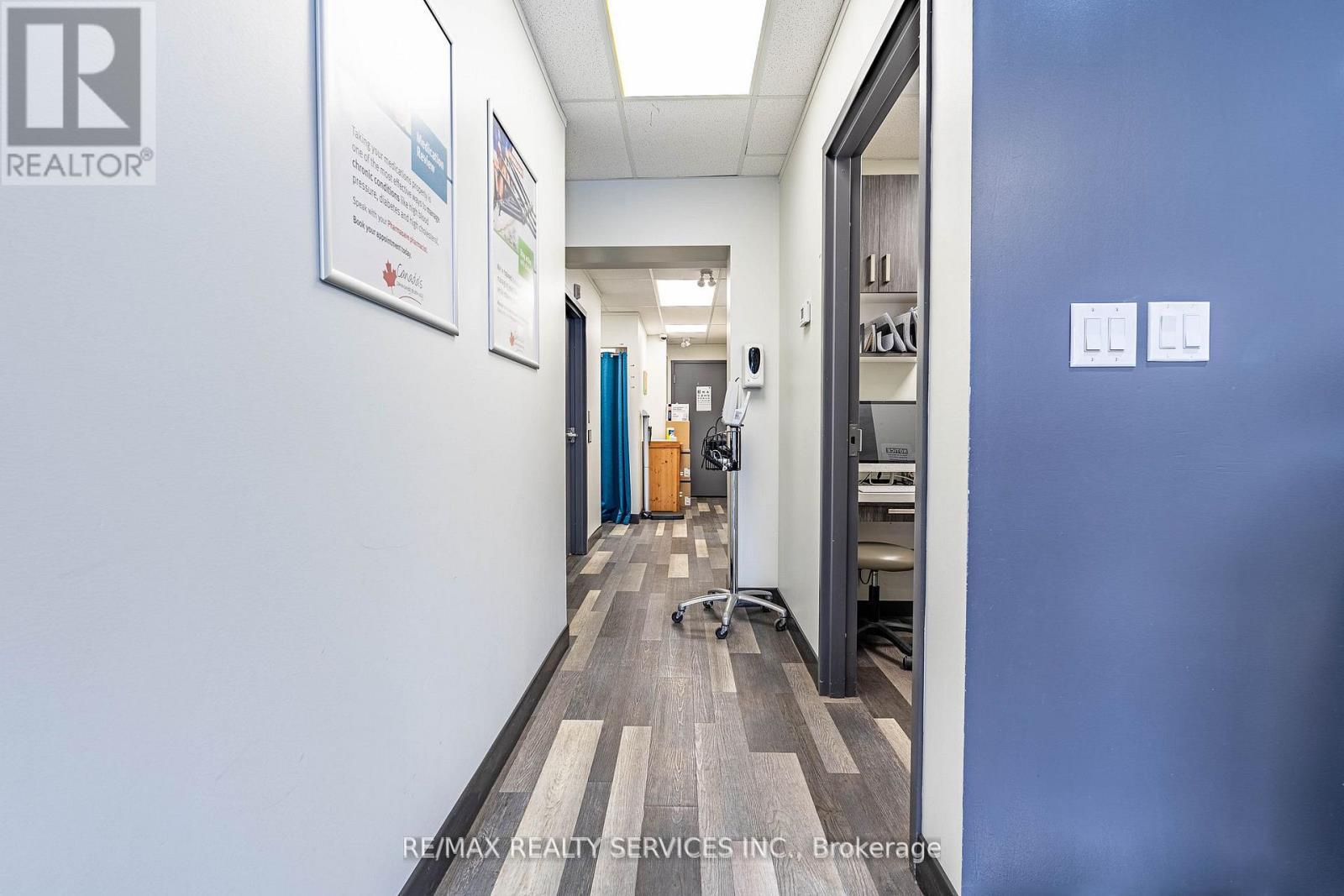 10 Main Street, Mississauga, ON