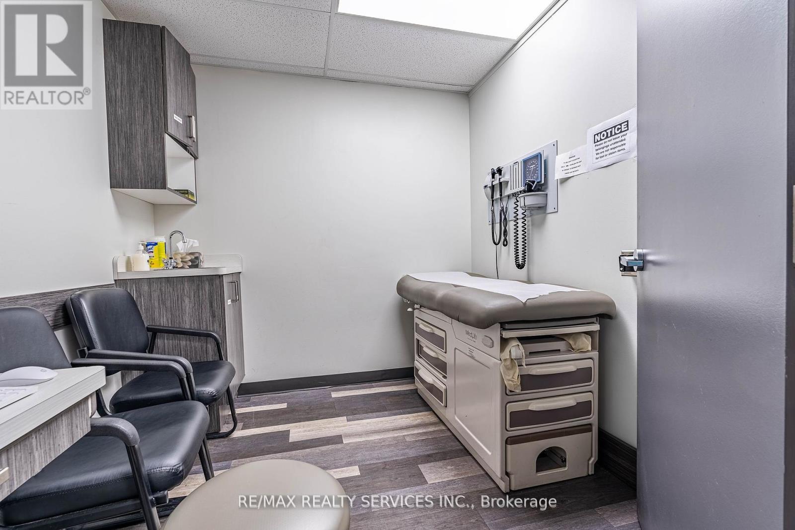 10 Main Street, Mississauga, ON