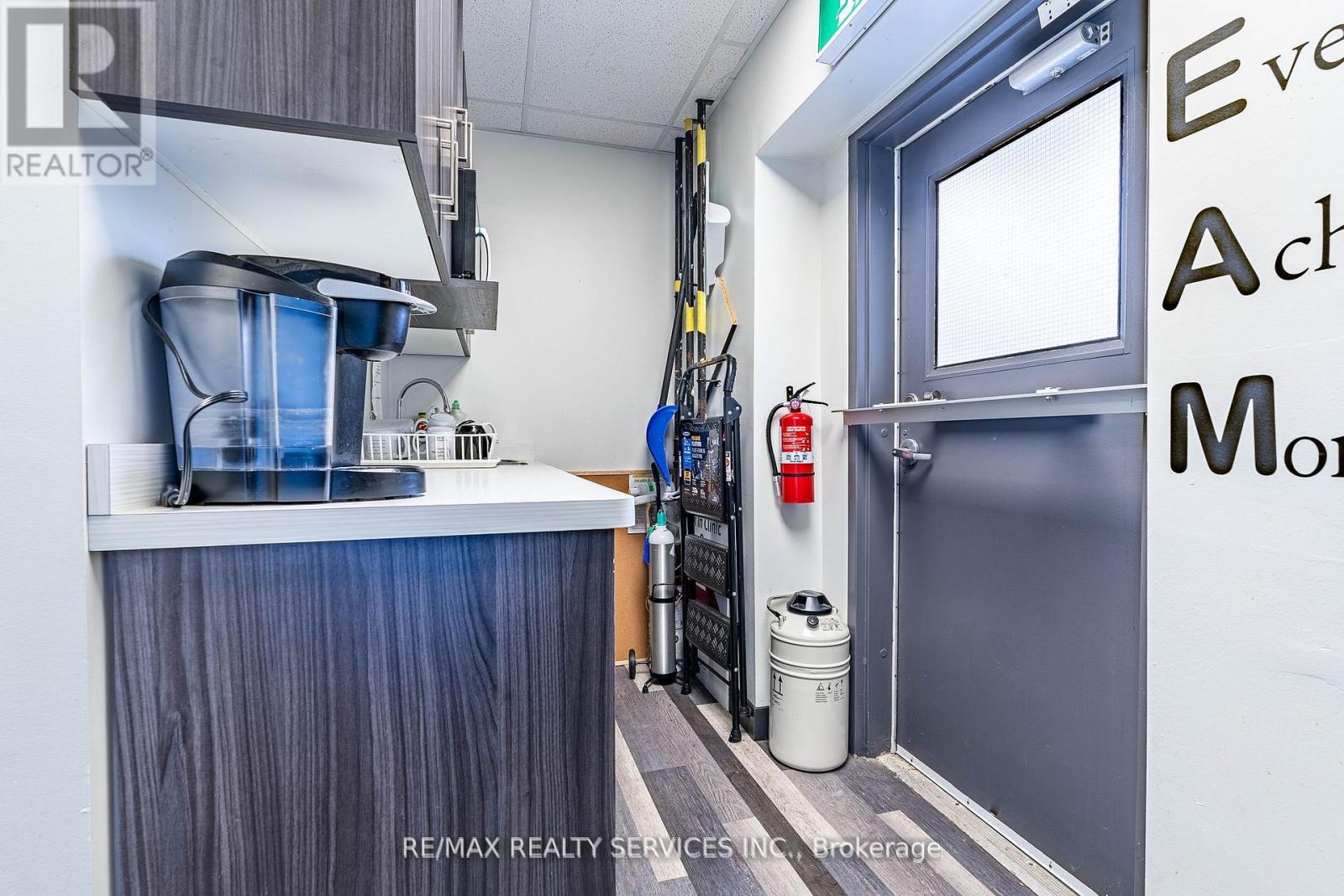 10 Main Street, Mississauga, ON