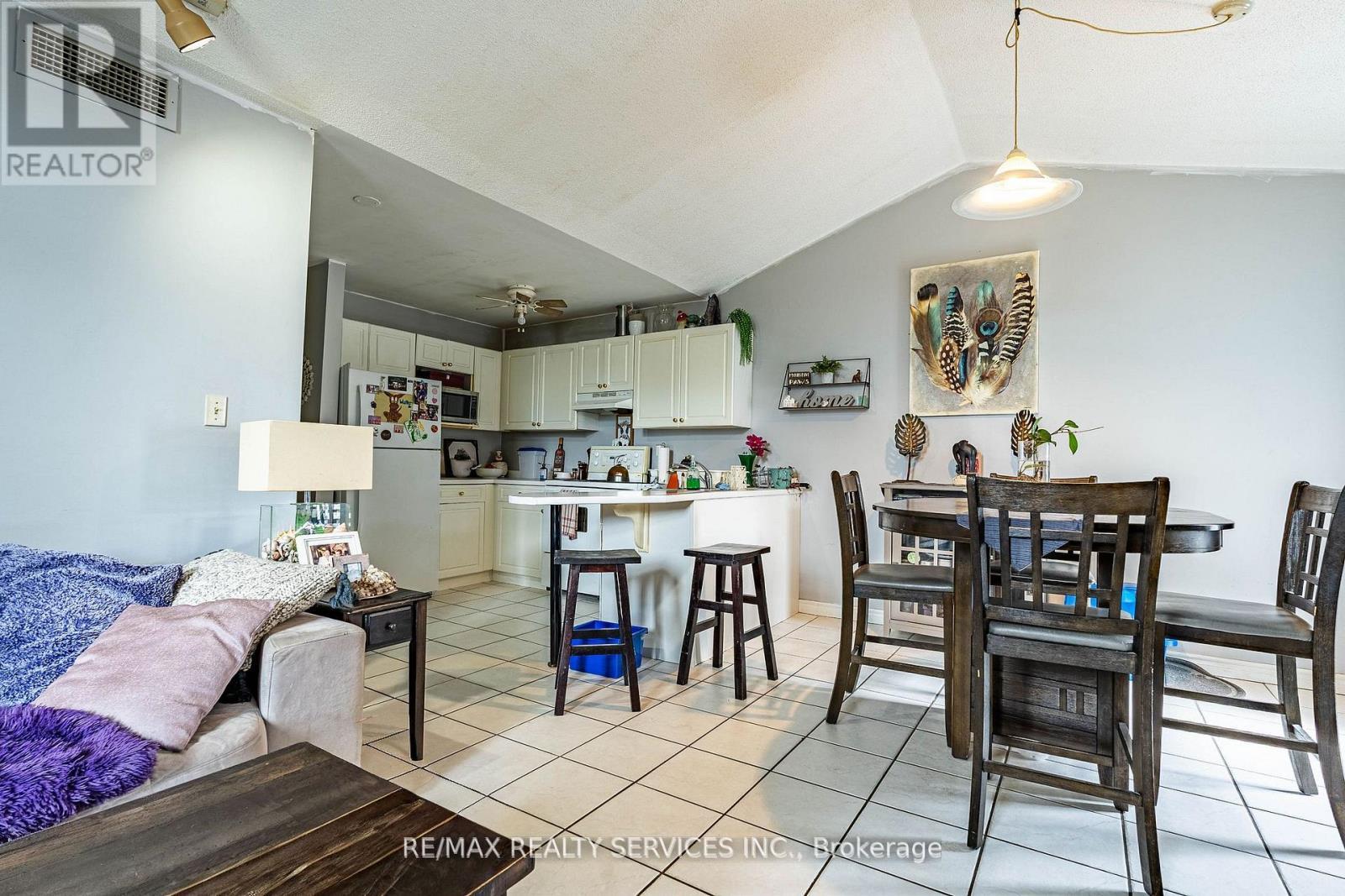 10 Main Street, Mississauga, ON