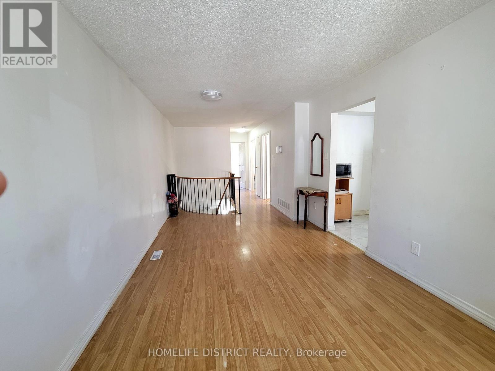 68 Pioneer Pathway, Toronto, ON - Indoor Photo Showing Other Room