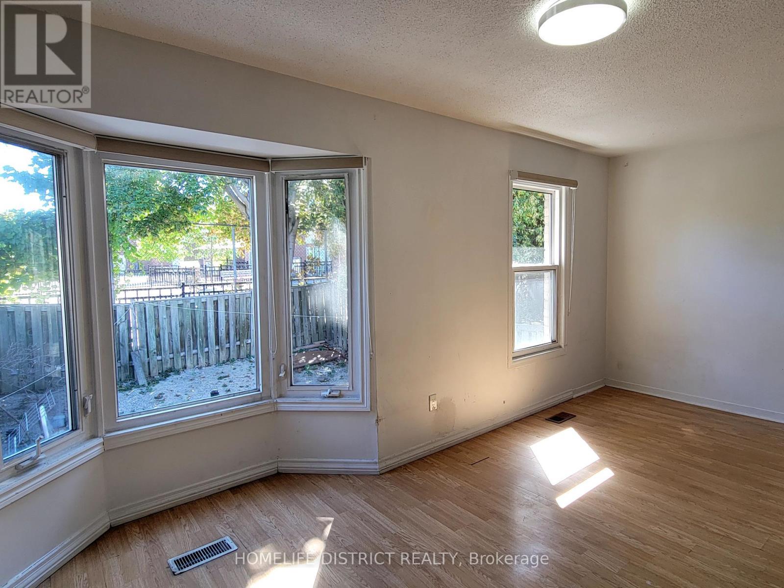 68 Pioneer Pathway, Toronto, ON - Indoor Photo Showing Other Room