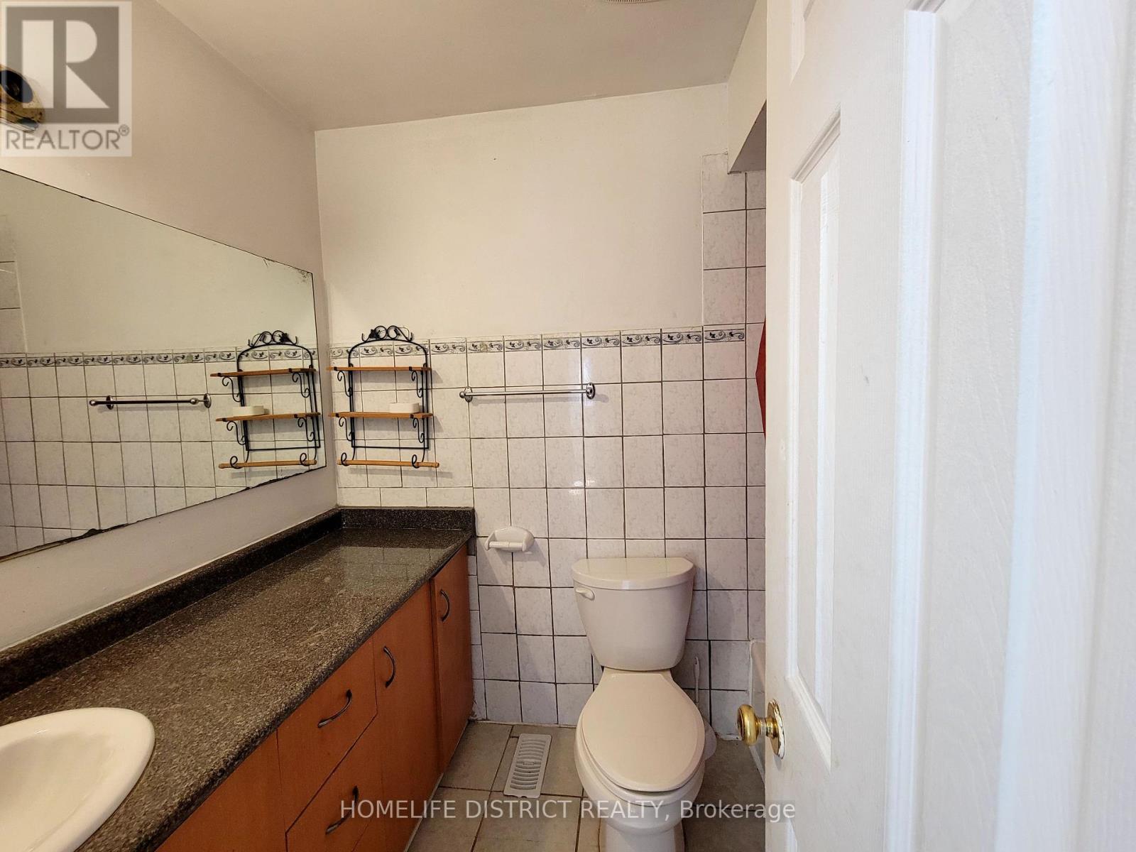 68 Pioneer Pathway, Toronto, ON - Indoor Photo Showing Bathroom