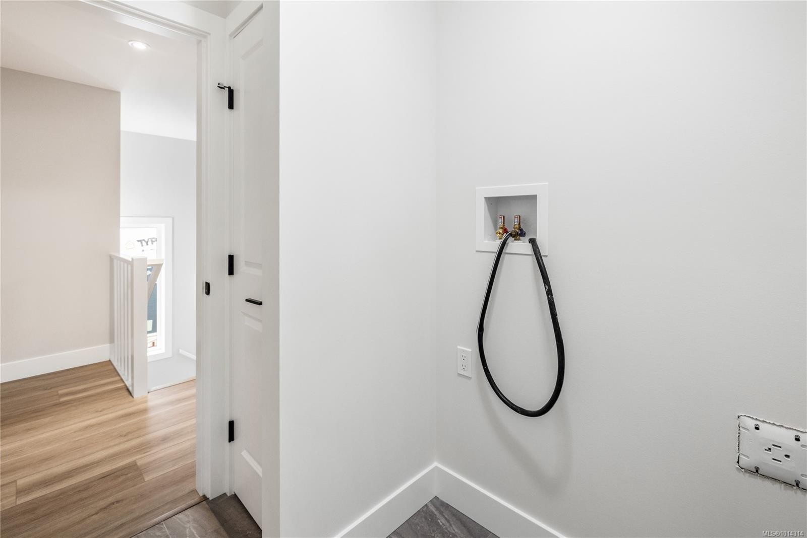 161 Elk Rd, Lake Cowichan, BC - Indoor Photo Showing Other Room