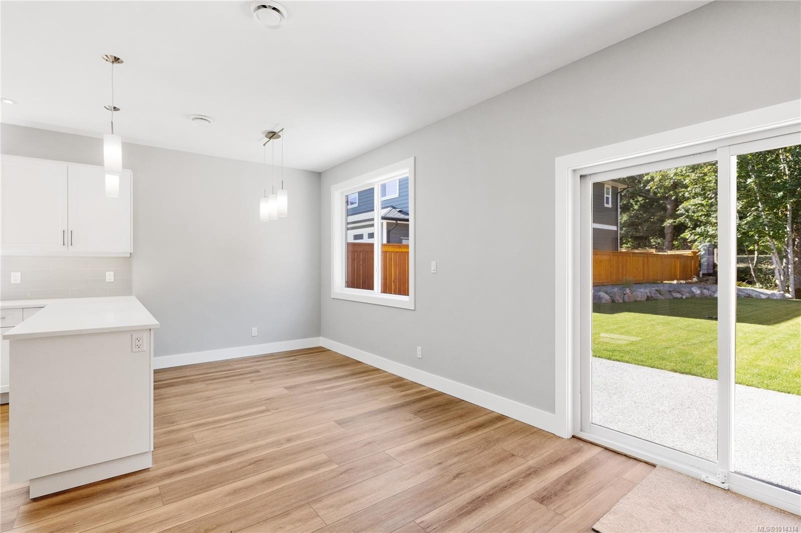 161 Elk Rd, Lake Cowichan, BC - Indoor Photo Showing Kitchen
