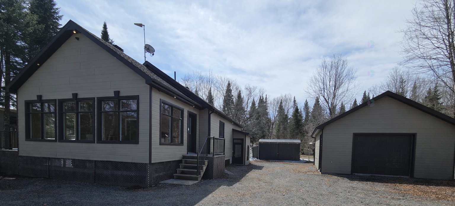 Overall view - 193 Ch. Tawachiche E., Lac-Aux-Sables, QC - Outdoor