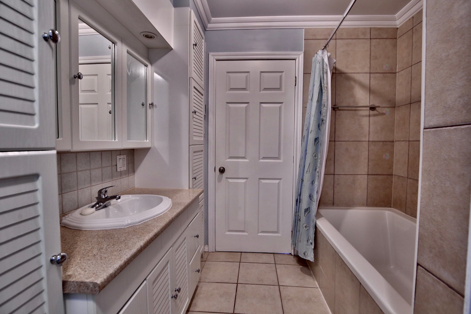 Bathroom - 193 Ch. Tawachiche E., Lac-Aux-Sables, QC - Indoor Photo Showing Bathroom