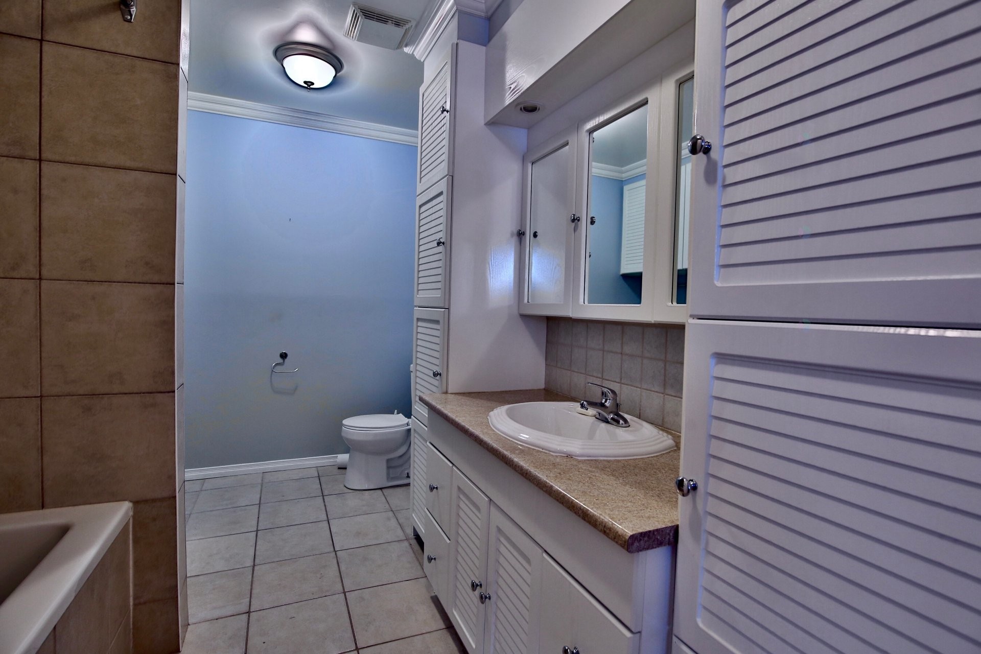Bathroom - 193 Ch. Tawachiche E., Lac-Aux-Sables, QC - Indoor Photo Showing Bathroom