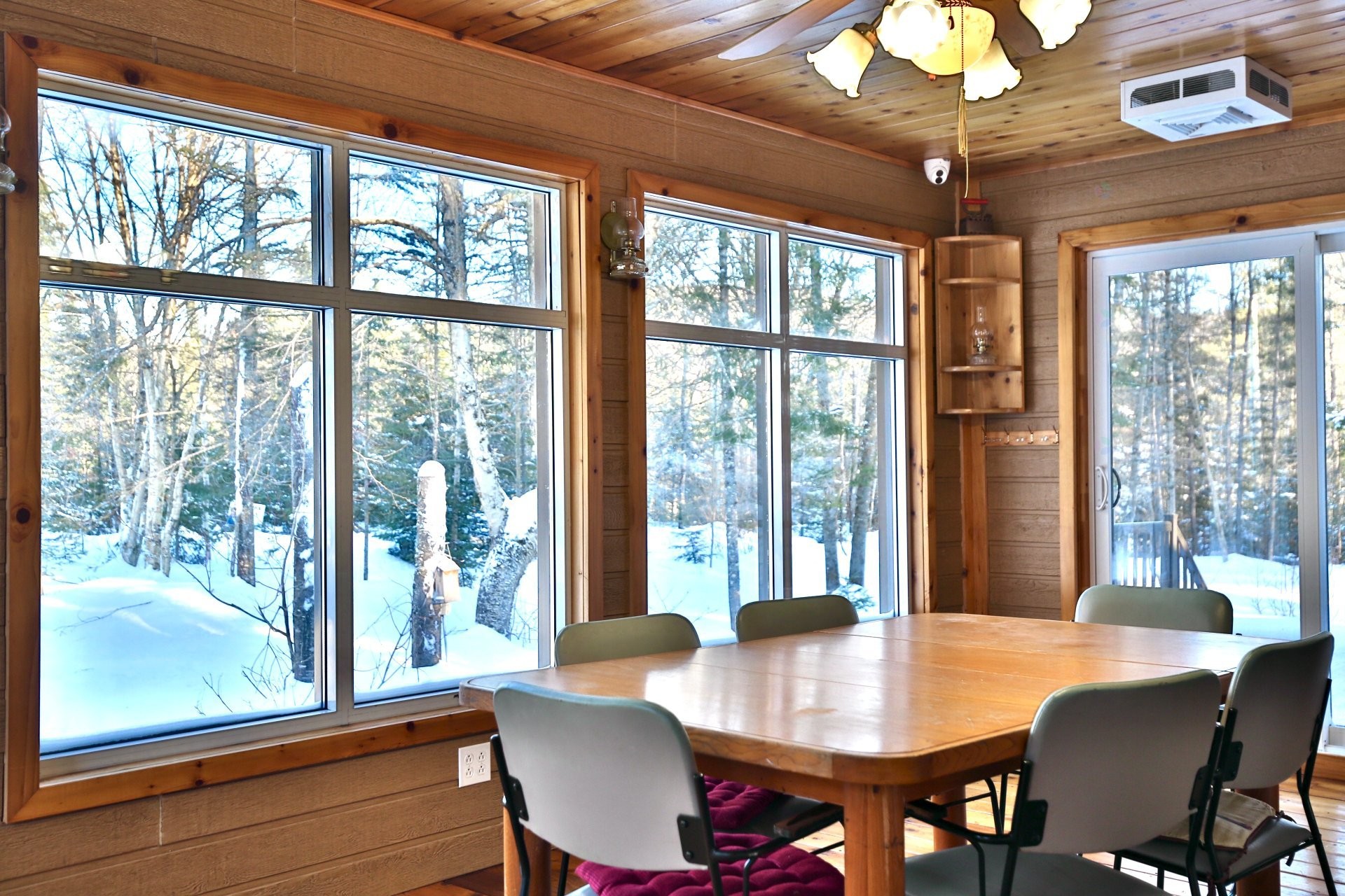 Veranda - 193 Ch. Tawachiche E., Lac-Aux-Sables, QC - Indoor Photo Showing Dining Room