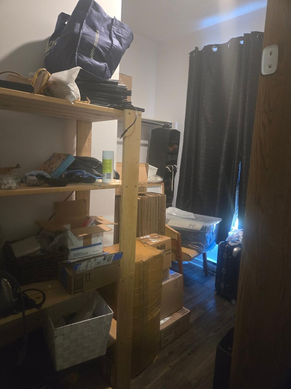 Penderie (Walk-in) - 1062 Rue St-Viateur, Joliette, QC - Indoor Photo Showing Other Room