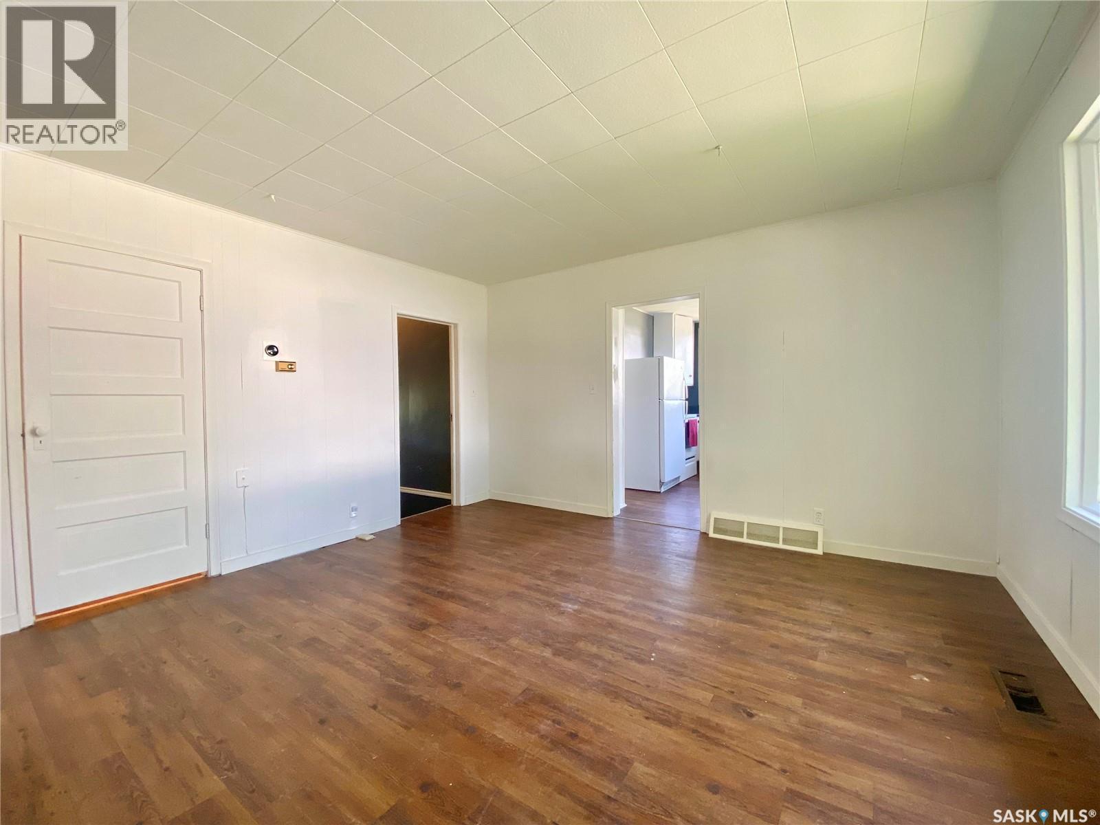 822 4Th Avenue, Raymore, SK - Indoor Photo Showing Other Room