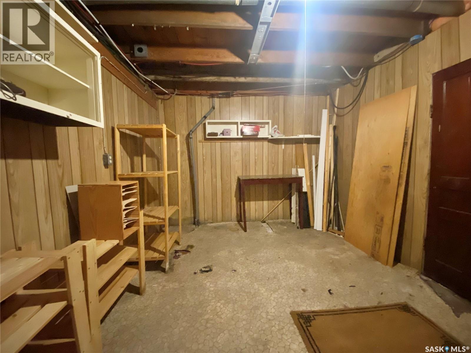 822 4Th Avenue, Raymore, SK - Indoor