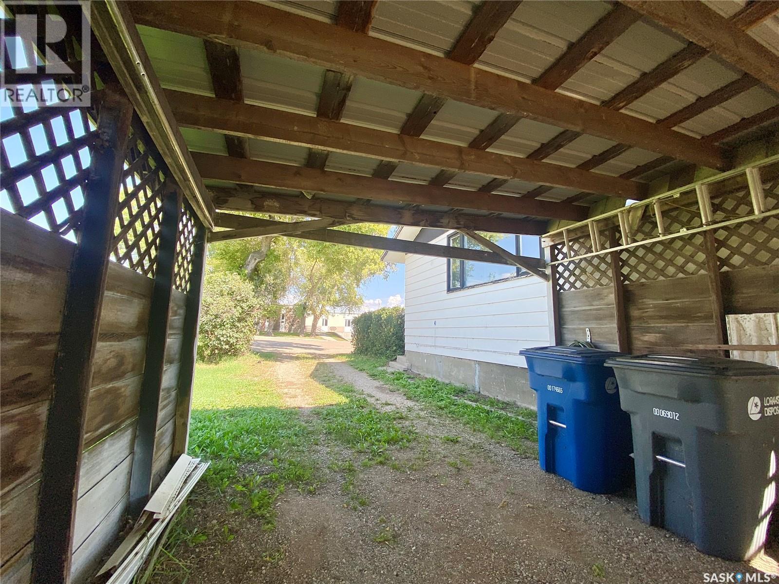 822 4Th Avenue, Raymore, SK - Indoor