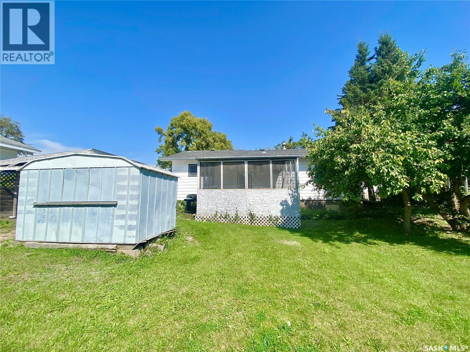 822 4Th Avenue, Raymore, SK - Outdoor