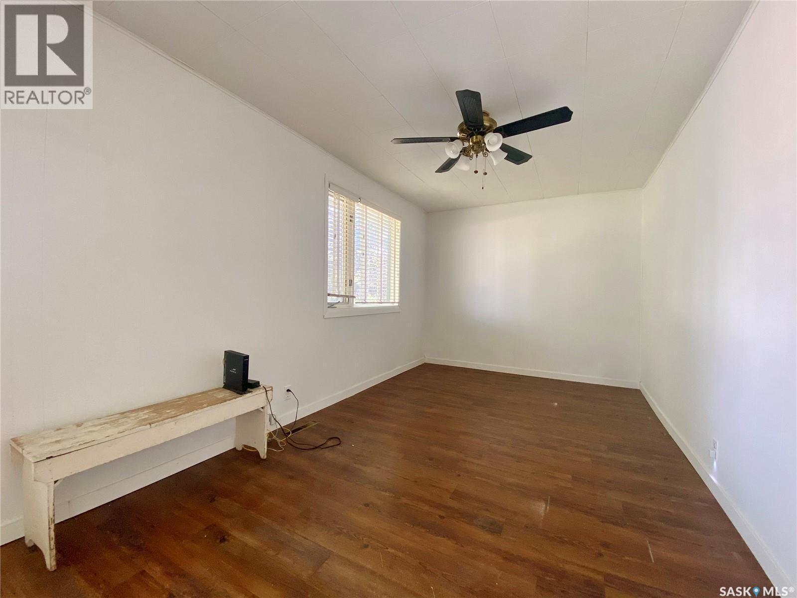 822 4Th Avenue, Raymore, SK - Indoor Photo Showing Other Room