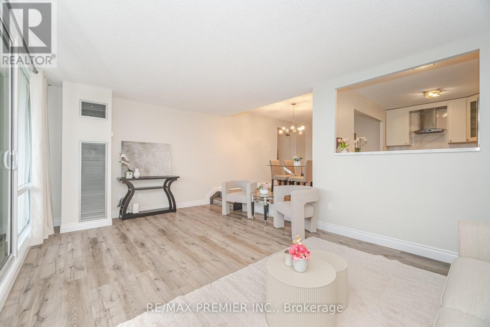1105 - 260 Scarlett Road, Toronto, ON - Indoor