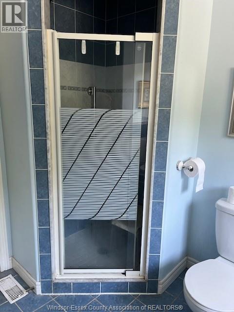 2015 Randolph, Windsor, ON - Indoor Photo Showing Bathroom