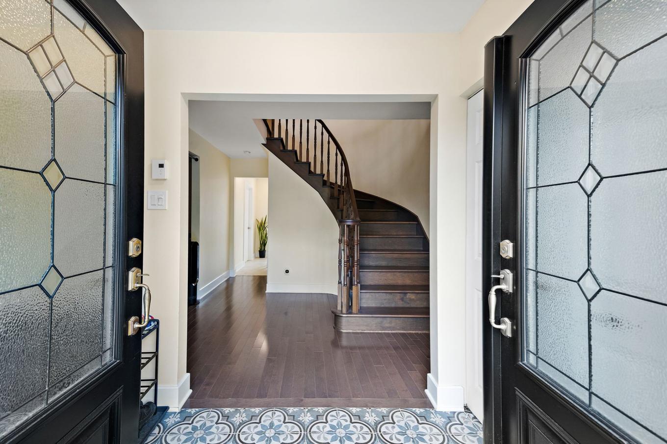 Hall d'entrée/Vestibule - 2240 Av. O'Brien, Montréal (Saint-Laurent), QC - Indoor Photo Showing Other Room