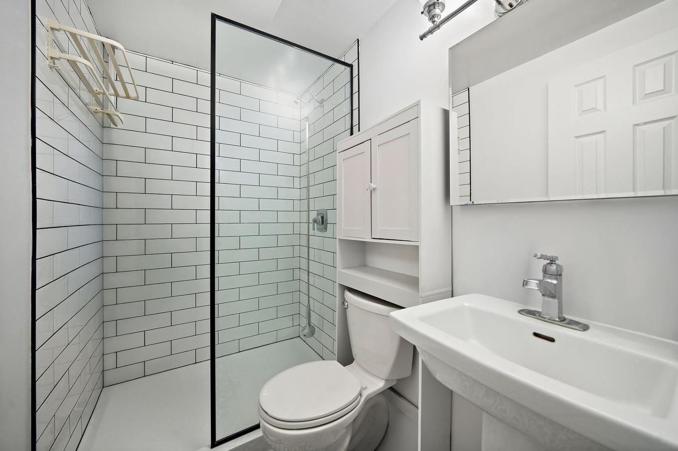 Salle de bains - 2240 Av. O'Brien, Montréal (Saint-Laurent), QC - Indoor Photo Showing Bathroom