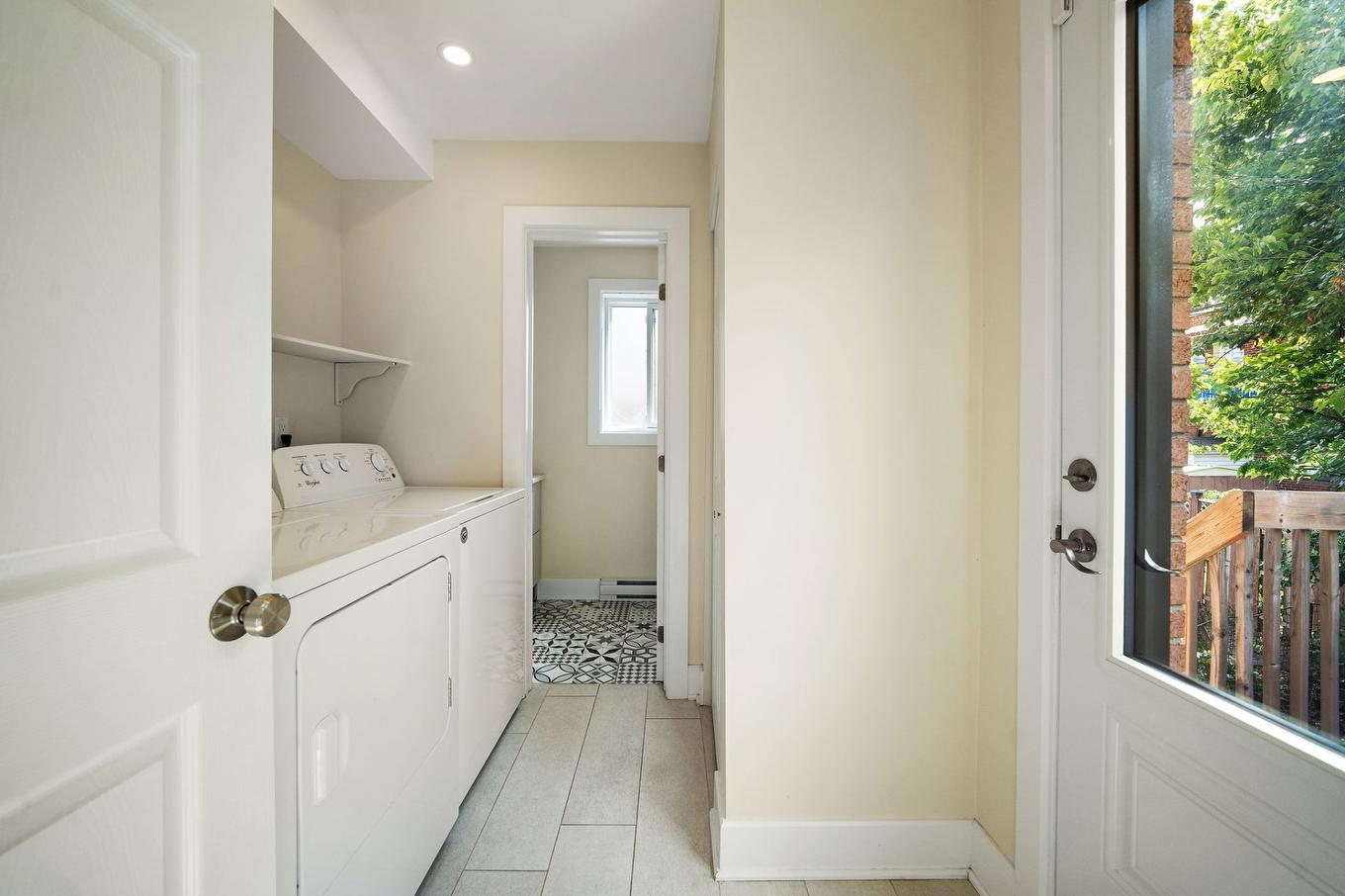 Salle de lavage - 2240 Av. O'Brien, Montréal (Saint-Laurent), QC - Indoor Photo Showing Laundry Room