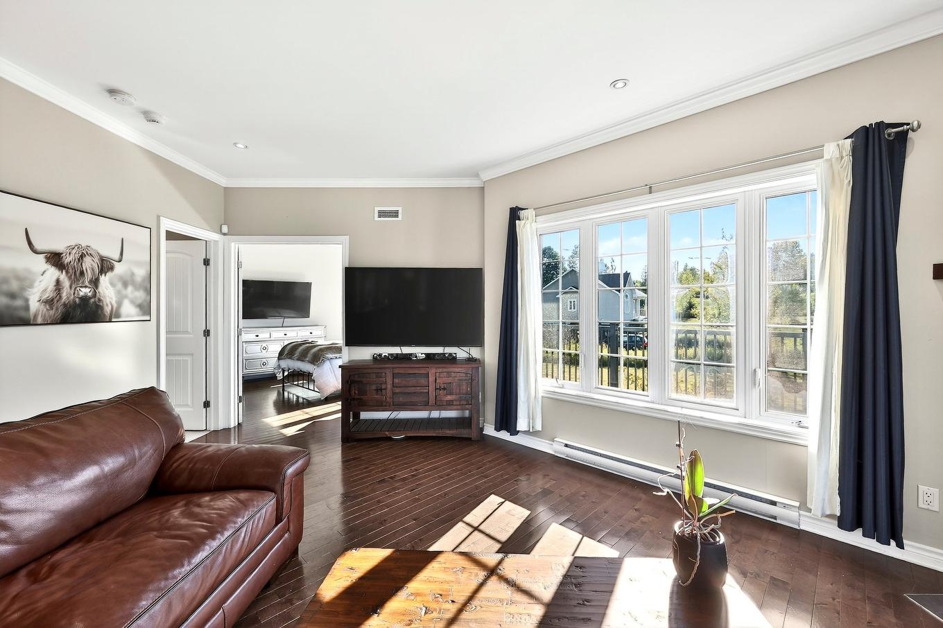 Salon - 1049 Rue Des Chevaliers, Prévost, QC - Indoor Photo Showing Living Room