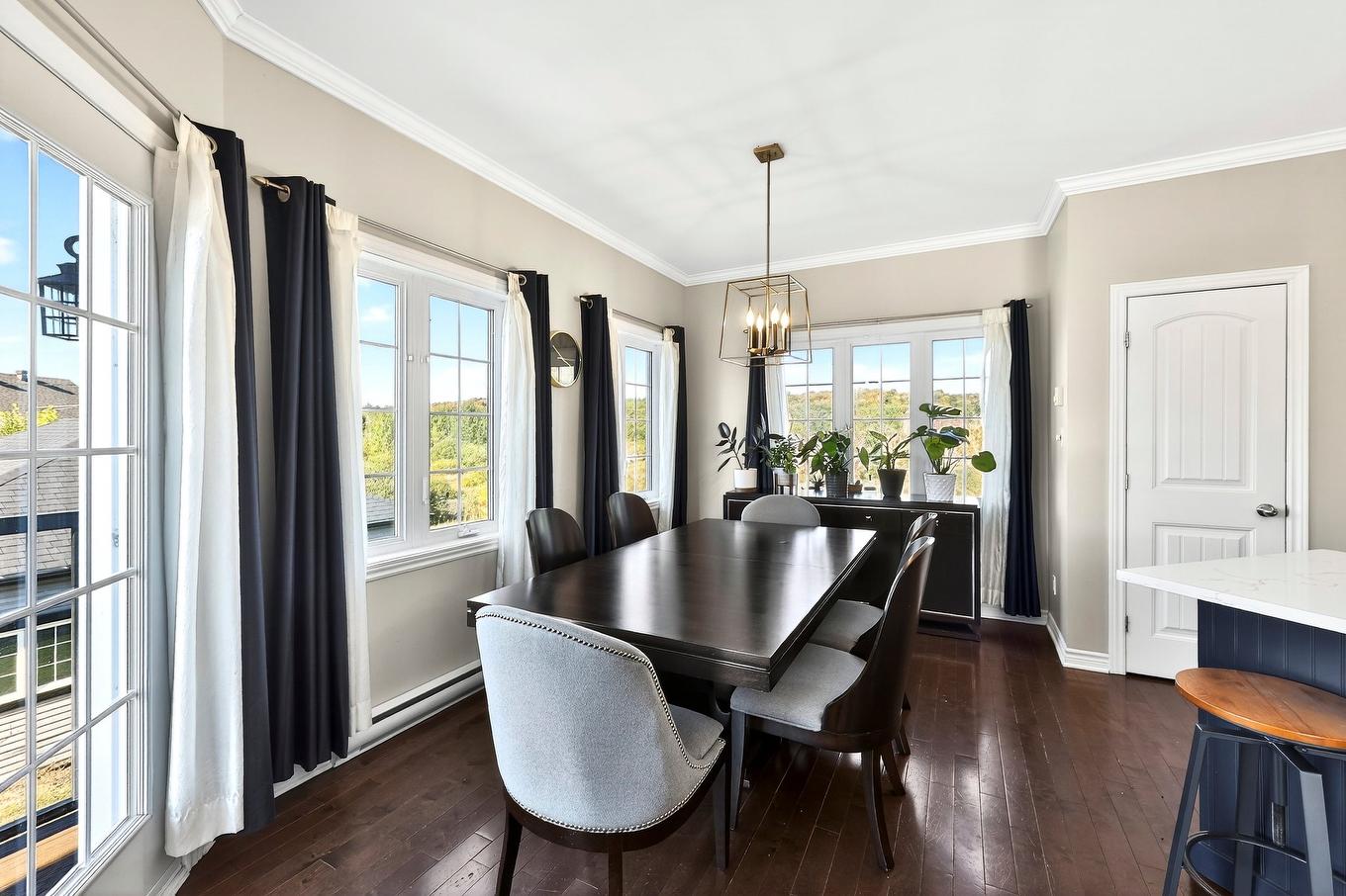 Salle à manger - 1049 Rue Des Chevaliers, Prévost, QC - Indoor Photo Showing Dining Room