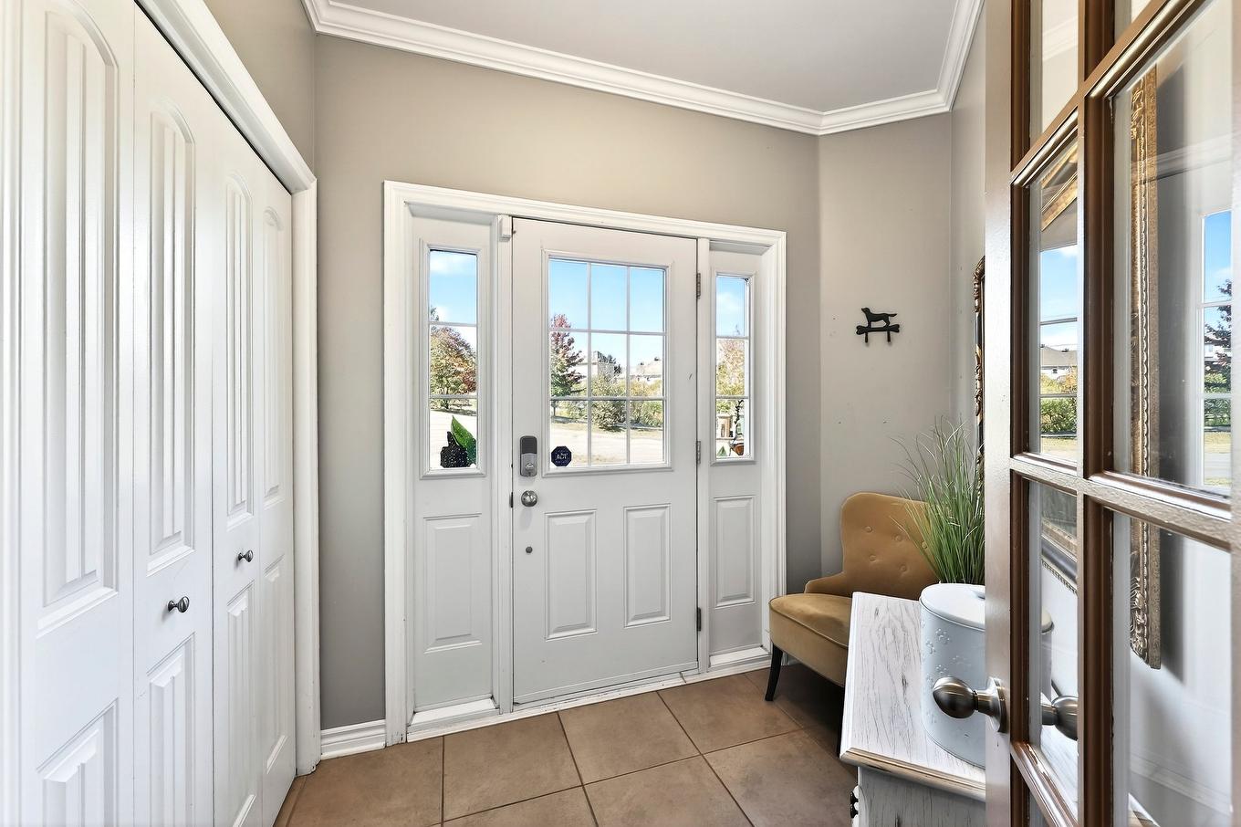 Hall d'entrée/Vestibule - 1049 Rue Des Chevaliers, Prévost, QC - Indoor Photo Showing Other Room