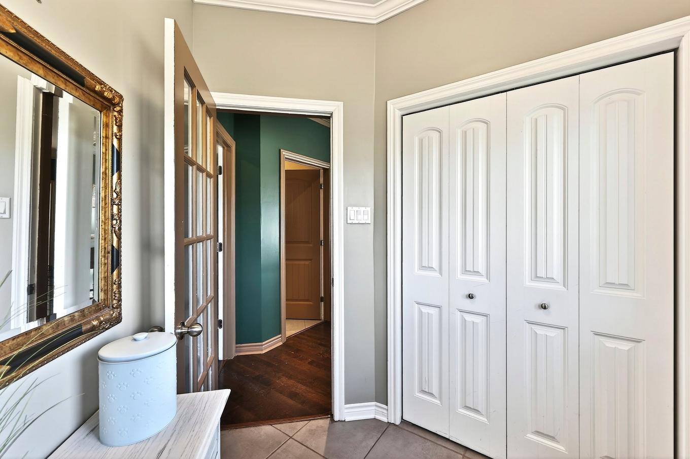 Hall d'entrée/Vestibule - 1049 Rue Des Chevaliers, Prévost, QC - Indoor Photo Showing Other Room