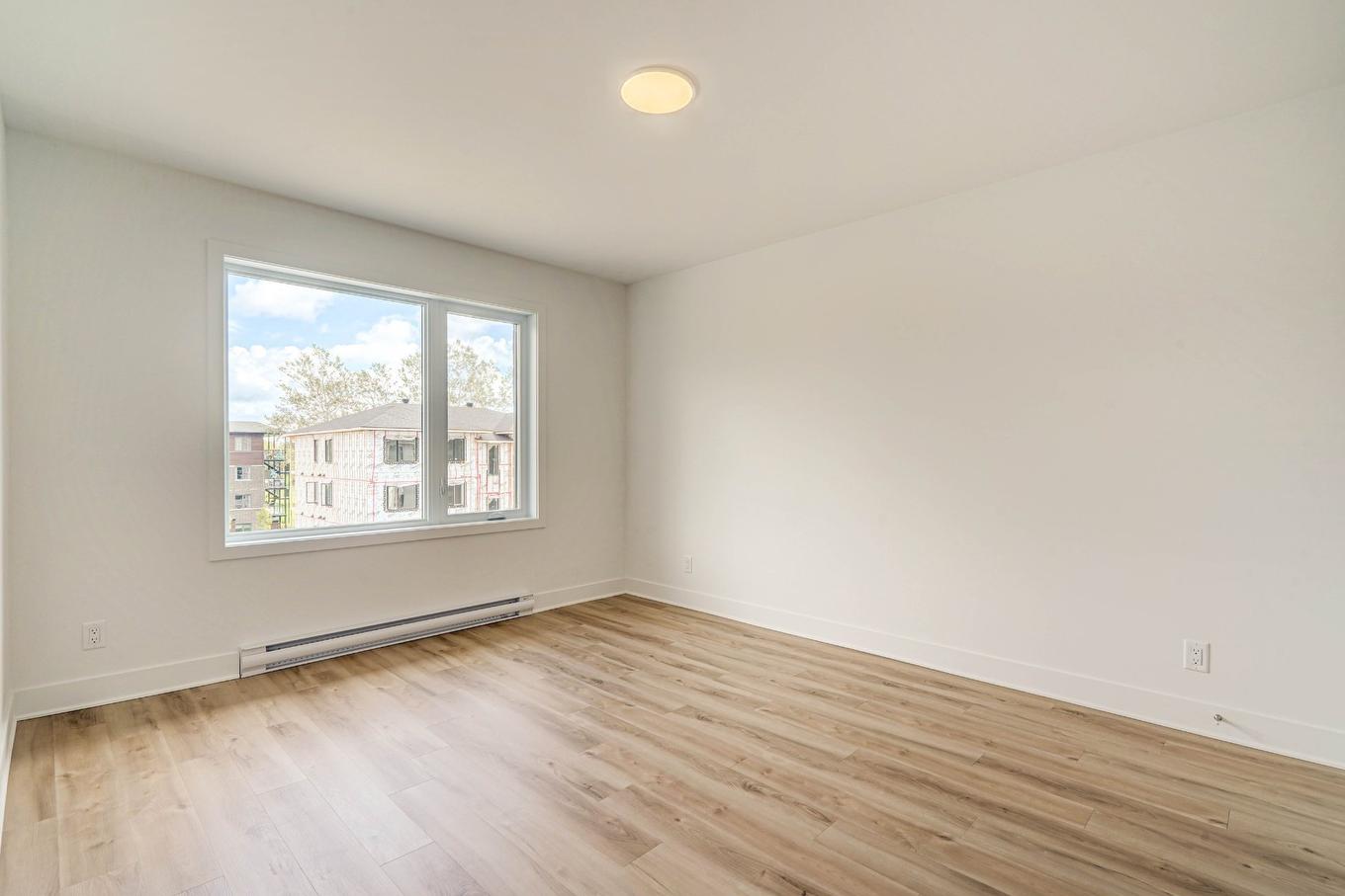 Primary bedroom - 4-2202 Boul. Du Bord-De-L'Eau, Salaberry-De-Valleyfield, QC - Indoor Photo Showing Other Room