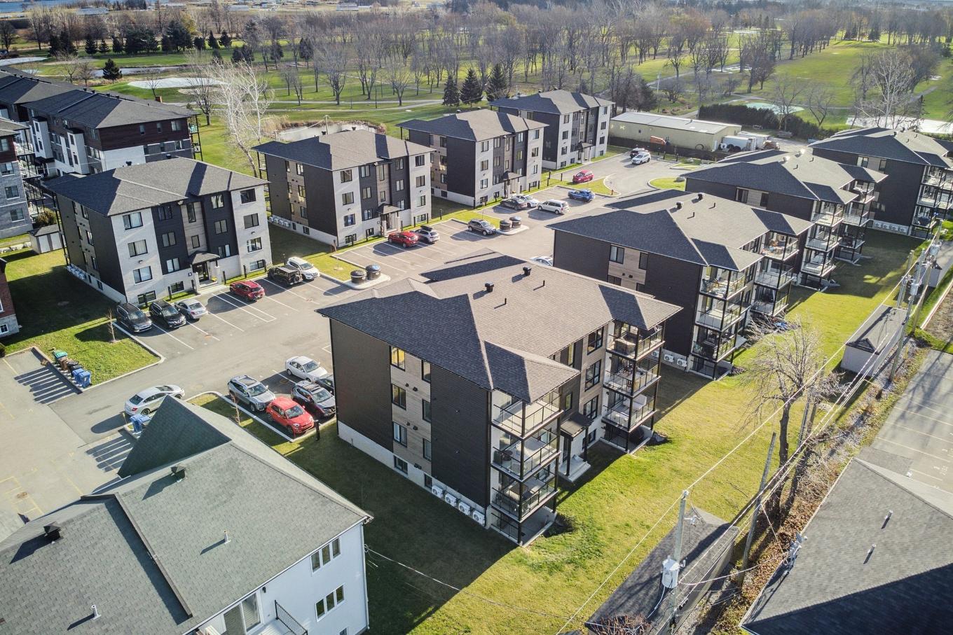 Overall view - 4-2202 Boul. Du Bord-De-L'Eau, Salaberry-De-Valleyfield, QC - Outdoor With View